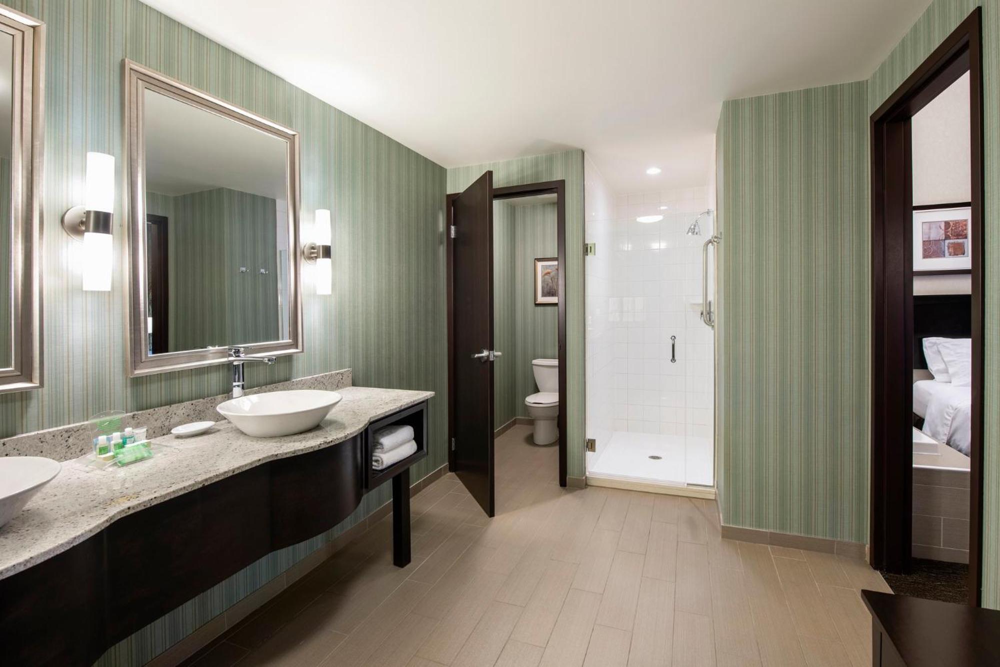 Hotel Downtown By Ihg Saskatoon